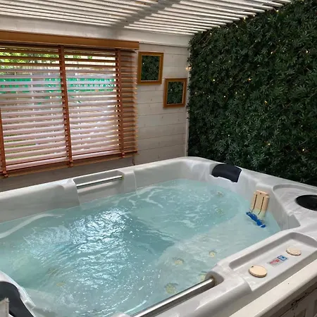 Le Rouge A Chalet Pissos